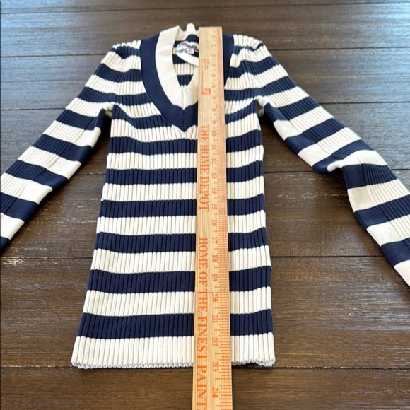 Madewell V-Neck Sweater in Stripe Size XS - Picture 9 of 13